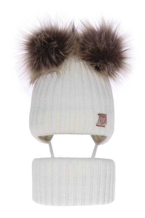 Зимний комплект для девочки: шапка с двумя помпонами и дымоход белого цвета Telisa