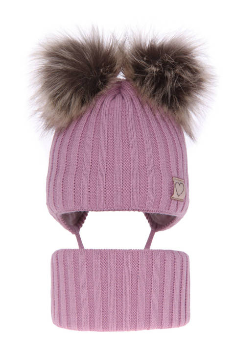Зимний комплект для девочки: шапка с двумя помпонами и дымоход фиолетового цвета Telisa